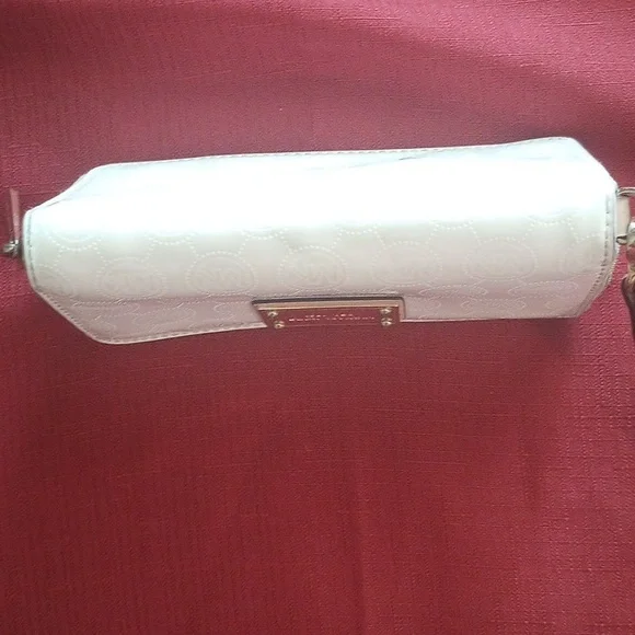 Michael Kors White Mk Logo Zipper Wallet Clutch with Gold Accents - Picture 3 of 12
